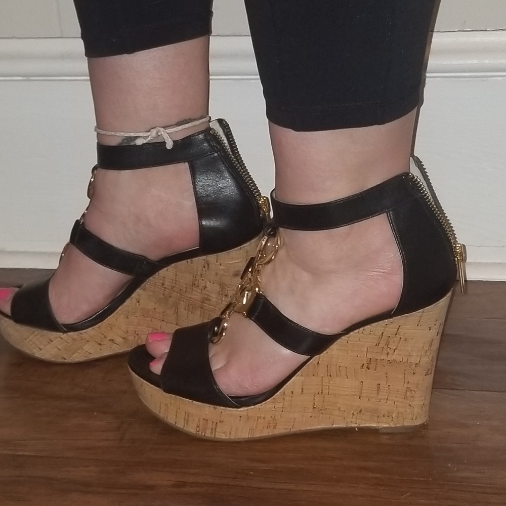 Michael kors heels - Picture 2 of 3